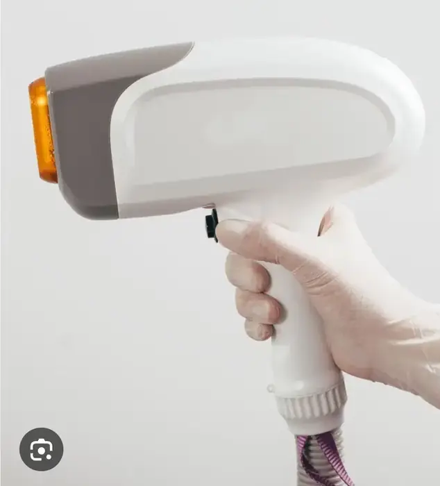 نیازمند اپراتور لیزر دستگاه کندلا جهت کلینیک پوست و مو در معالی‌آباد شیراز