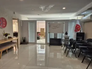 استخدام پزشک عمومی مسلط به امور زیبایی جهت کلینیک در عظیمیه کرج