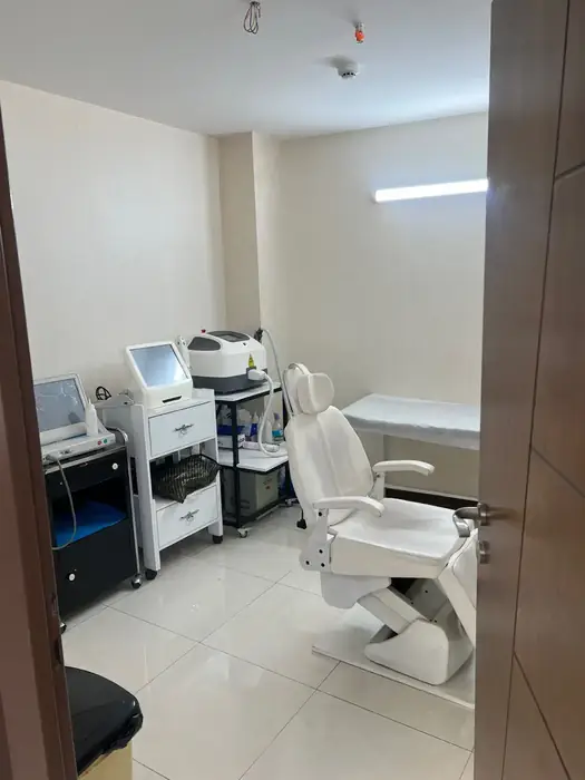 اجاره اتاق 12متری از مطب زیر نظر پزشک در اصفهان