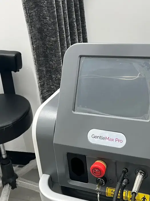 استخدام اپراتور لیزر جهت کلینیک خوشنام در بوشهر