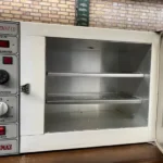 فروش انکوباتور اون بن ماری و تجهیزات آزمایشگاهی دیگر در کرج