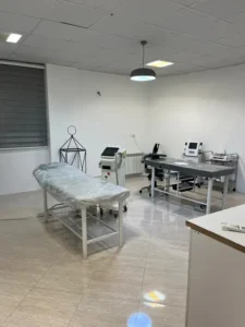 استخدام اپراتور لیزر با مدرک پیراپزشکی جهت مطب زیبایی در مشهد