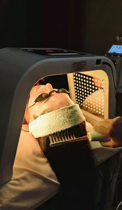 فیشیال کار هستم دارای دستگاه آماده همکاری با کلینیک‌های پرمشتری در اسلامشهر