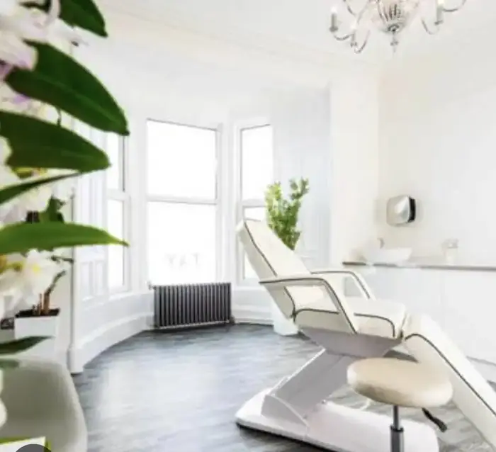 استخدام منشی جهت کلینیک زیبایی در شیراز