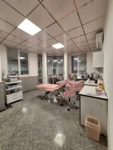 استخدام پزشک عمومی دارای پروانه جهت کلینیک زیبایی معتبر در اسلامشهر