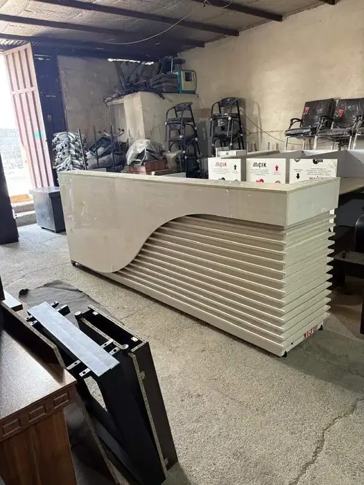 استخدام پزشک متخصص پوست و مو جهت کلینیک معتبر زیبایی در محمدشهر کرج