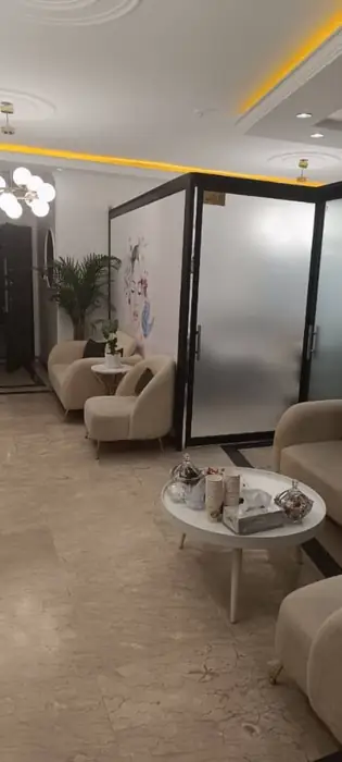 واگذاری کلینیک 100متری با 3اتاق و 2سال فعالیت در حوزه زیبایی، لیزر و فیشیال در تهران