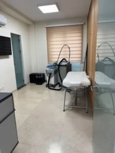 اجاره اتاق 20متری از کلینیک زیبایی فعال در بلوار اندرزگو تهران