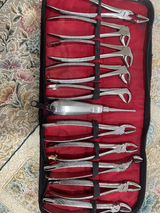 فروش ست فورسپس همراه با یک‌ عدد الواتور برند آلمانی در نسیم‌شهر تهران