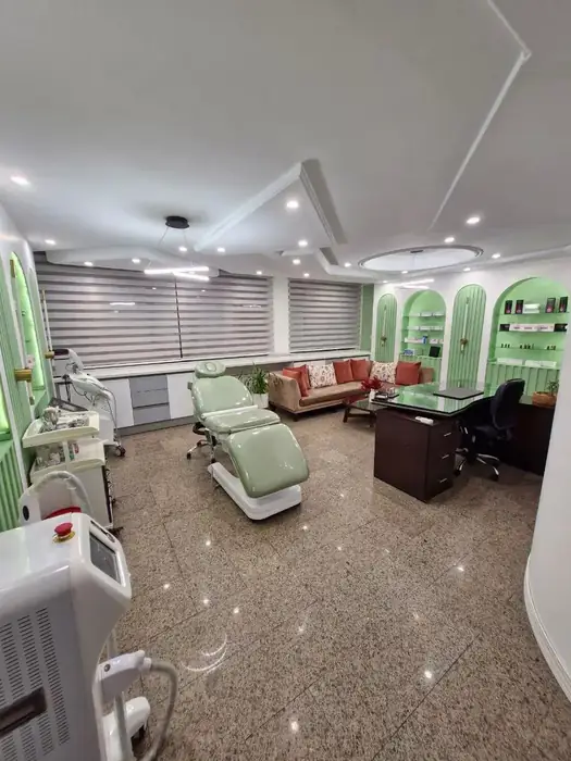 استخدام پزشک عمومی مسلط به امور زیبایی جهت کلینیک در تهران