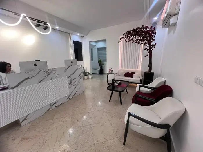 استخدام مسئول پذیرش جهت کلینیک زیبایی در امانیه تهران