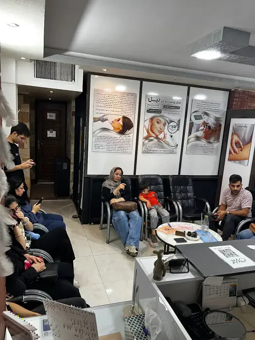 واگذاری مرکز پوست، مو و‌ لیزر با تمام تجهیزات در شاهین‌شهر اصفهان