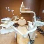 رهن کامل مطب دندانپزشکی مجهز در خیابان یک اصلی احمدآباد آبادان