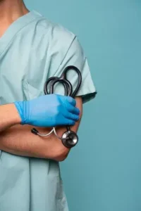 استخدام پزشک عمومی به عنوان مسئول فنی مرکز زیبایی در ارومیه