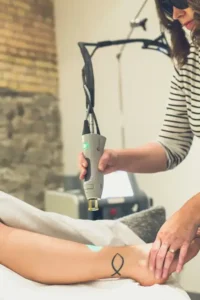 استخدام اپراتور لیزر جهت کلینیک در شهریار