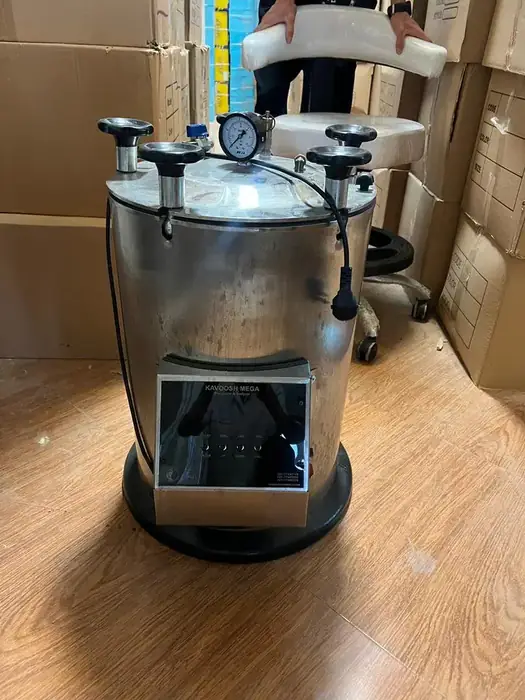 فروش اتوکلاو 25لیتری و دیگر تجهیزات پزشکی و زیبایی در تهران