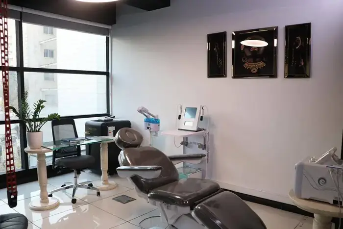 استخدام پزشک دارای پروانه مسلط به امور زیبایی جهت کلینیک مجهز در الهیه تهران