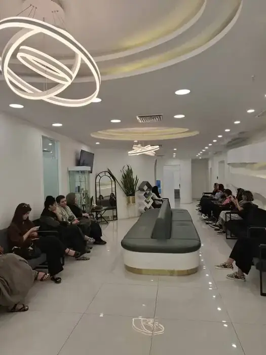 استخدام مسئول پذیرش جهت کلینیک زیبایی در عظیمیه کرج