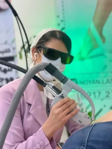 استخدام اپراتور لیزر کندلا جهت کلینیک خوشنام و فعال در شیراز