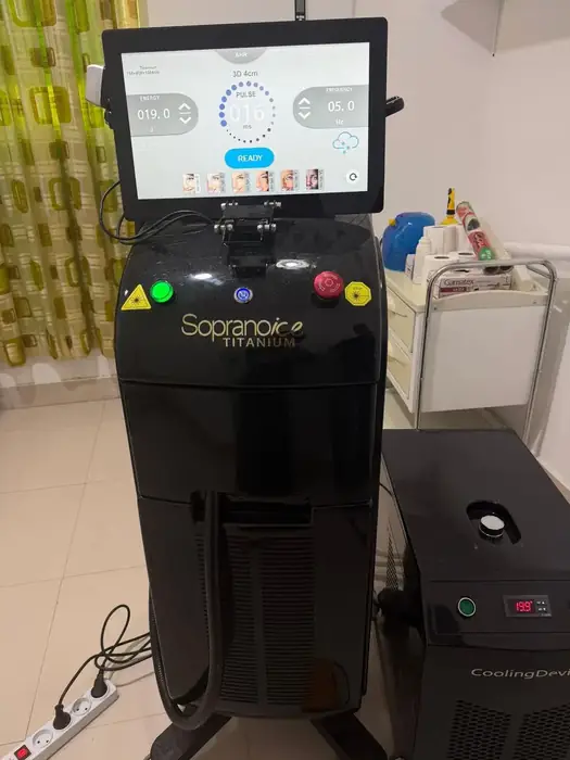 استخدام اپراتور دارای دستگاه لیزر جهت کلینیک زیبایی واقع در قدوسی شیراز