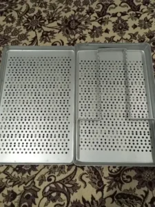 فروش سینی تجهیزات پزشکی‌ معاینه کارنیک.B.D در زاویه استان مرکزی