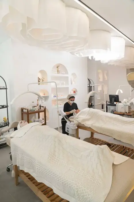 استخدام بازاریاب و نیروی فروش خانم جهت کلینیک زیبایی در زعفرانیه تهران