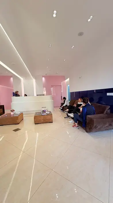 استخدام پزشک عمومی خانم جهت کلینیک تخصصی پوست و مو در اختیاریه تهران