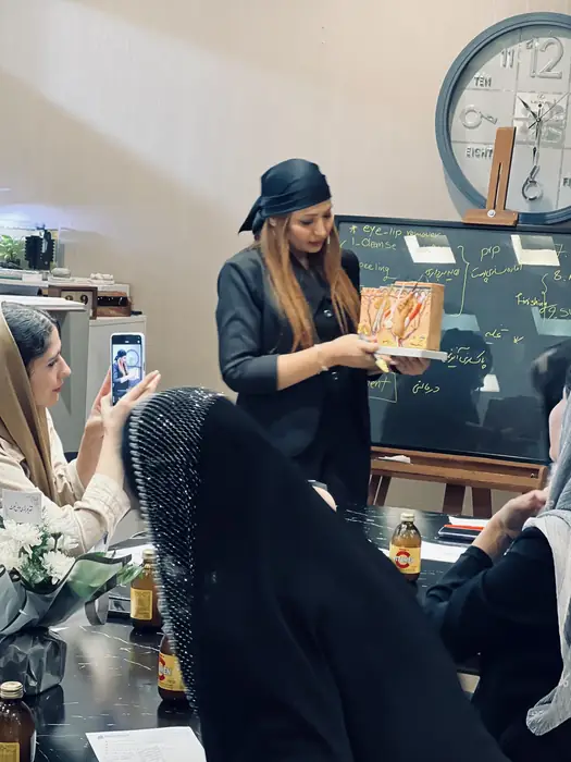 آموزش تخصصی و حرفه‌ای فیشیال و پاکسازی پوست در شیراز