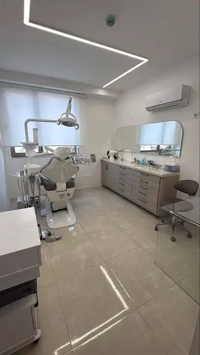 استخدام دستیار و مسئول پذیرش جهت مطب تخصصی دندانپزشکی در بندرعباس