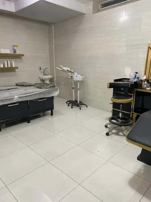 اجاره زیر زمین 200متری مناسب مطب در نجف‌آباد اصفهان