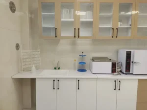 فروش تجهیزات آزمایشگاهی، مواد شیمیایی و سکوبندی در قم