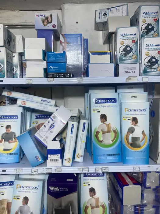 واگذاری تجهیزات پزشکی به علت مهاجرت در جیرفت استان کرمان