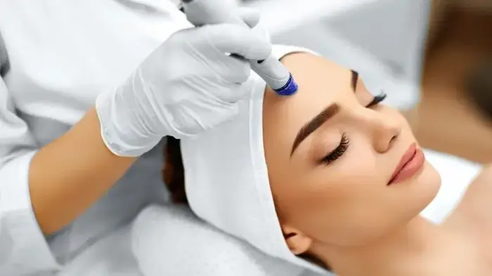 استخدام دستیار پزشک جهت کلینیک زیبایی در سعادت‌آباد تهران