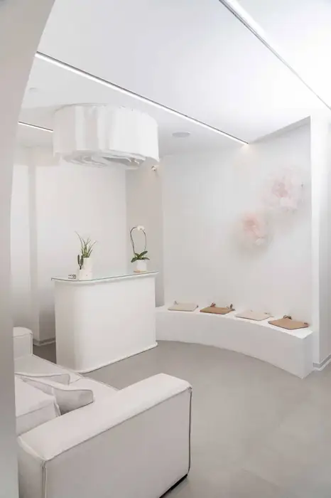 استخدام پزشک خانم مسلط به امور زیبایی جهت مطب فعال در زعفرانیه تهران