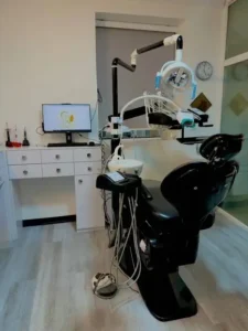 استخدام دندانپزشک عمومی جهت کلینیک خوشنام در تهران