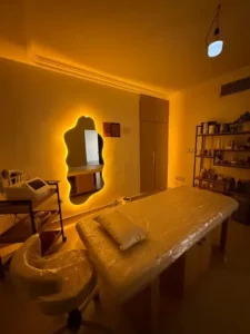 اجاره اتاق ۱۲متری از کلینیک زیبایی، پوست و مو در شیراز