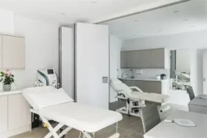 استخدام مدیر داخلی و منشی جهت کلینیک زیبایی در شیراز