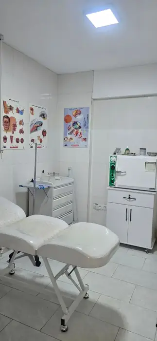 اجاره اتاق 15متری از مطب زیبایی در معالی‌آباد شیراز