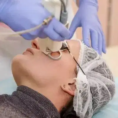 استخدام اپراتور لیزر خانم جهت کلینیک زیبایی در نظرآباد استان البرز