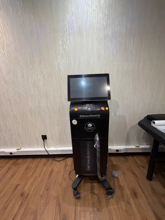 فروش تجهیزات کلینیک زیبایی در فرمانیه تهران