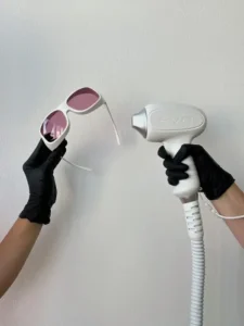 استخدام دستیار پزشک جهت کلینیک زیبایی در سیرجان استان کرمان