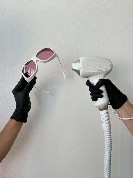 استخدام دستیار پزشک جهت کلینیک زیبایی در سیرجان استان کرمان