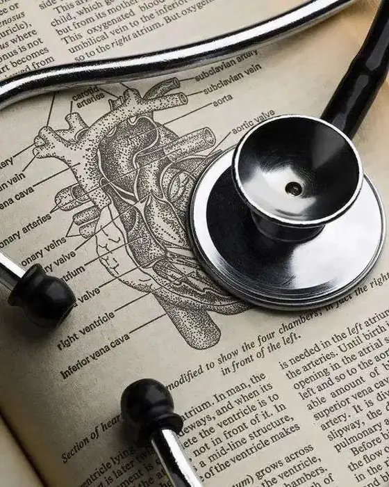 استخدام پزشک عمومی به عنوان مسئول فنی مرکز زیبایی در تهران