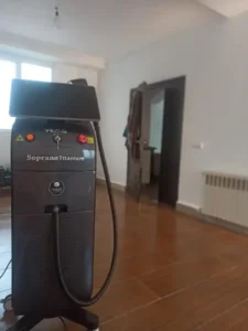 فروش دستگاه لیزر فرکشنال co2 و لیزر موهای زائد تیتانیوم پلاس۲۰۲۵ در آمل