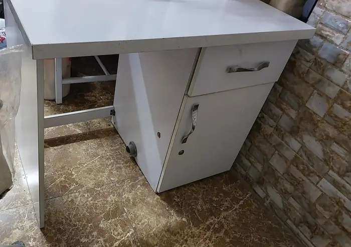 فروش لوازم اداری و دستگاه‌های مطب زیبایی و لاغری در تهران