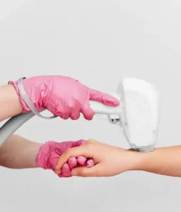 استخدام منشی و دستیار پزشک خانم جهت کلینیک زیبایی در زاهدان