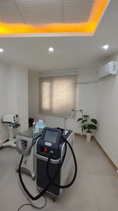 اجاره کلینیک زیبایی با تمام وسایل و تجهیزات در مرکز شهر کردستان