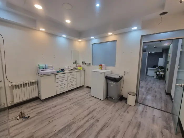 اجاره مطب دندانپزشکی فعال و مجهز از ساختمان پزشکان واقع در جهان‌شهر کرج