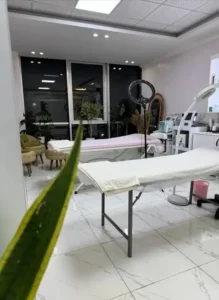 استخدام پزشک مسلط به تزریقات زیبایی جهت مطب لوکس در ارومیه