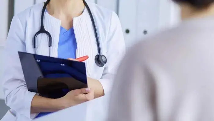 پزشک عمومی هستم دارای پروانه و مدرک mmt آماده همکاری با مطب‌ها و کلینیک‌ها در رشت